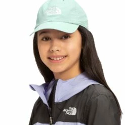 The North Face Youth Horizon Hat TNF Red 18 The North Face Youth Horizon Hat TNF Red -Geardeal Shop NF0A354TWC7 R0S 7